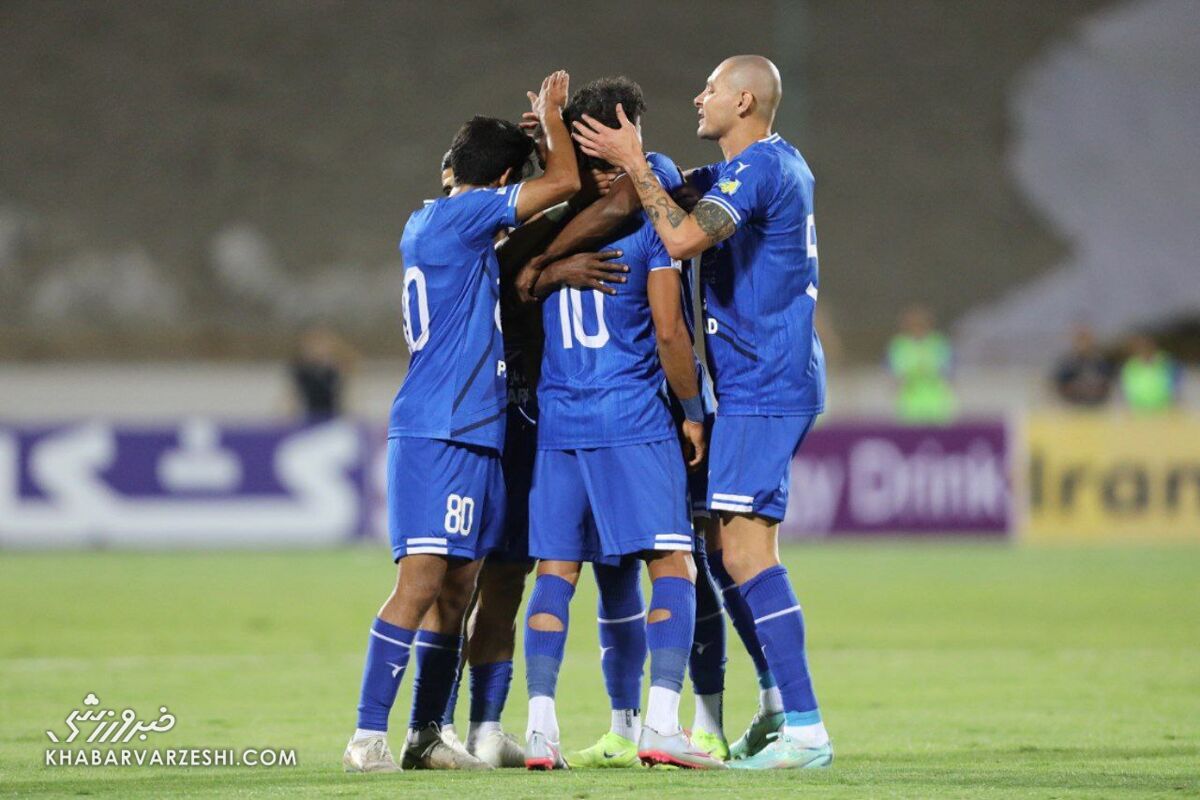 پنجمین گل جباری به پرسپولیس؛ وقتی مجتبی هیجانی تصمیم نگرفت/ شبی که دوباره شعار "مجتبای جباری سرور ..." در آزادی پیچید/ جباری حال همه آبی‌ها را یکجا را خوب کرد