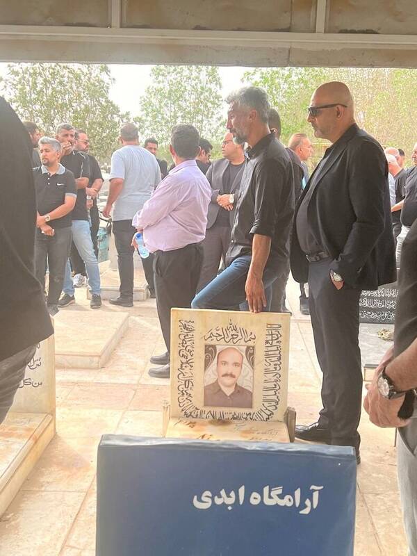 4409366 وداع هاشمی نسب با پدر +عکس