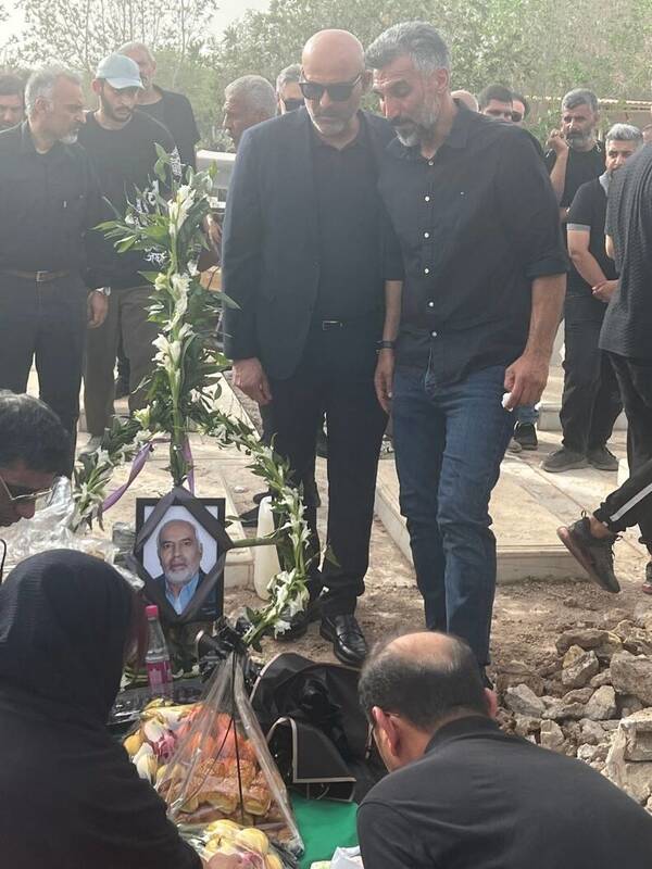 4409367 وداع یاغی با پدر +عکس