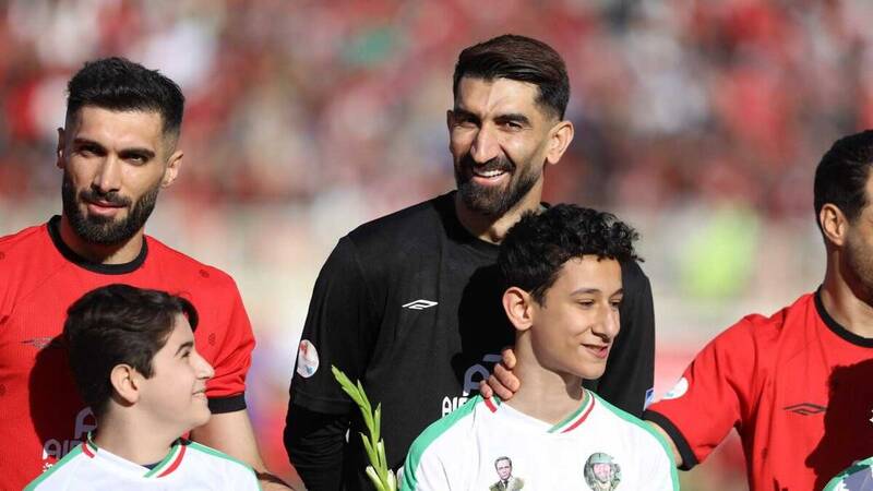 4427343 خدا را صد هزار مرتبه شکر بیرانوند از پرسپولیس رفت!/ این آقا آبروی هرچه دکتر بود برد/