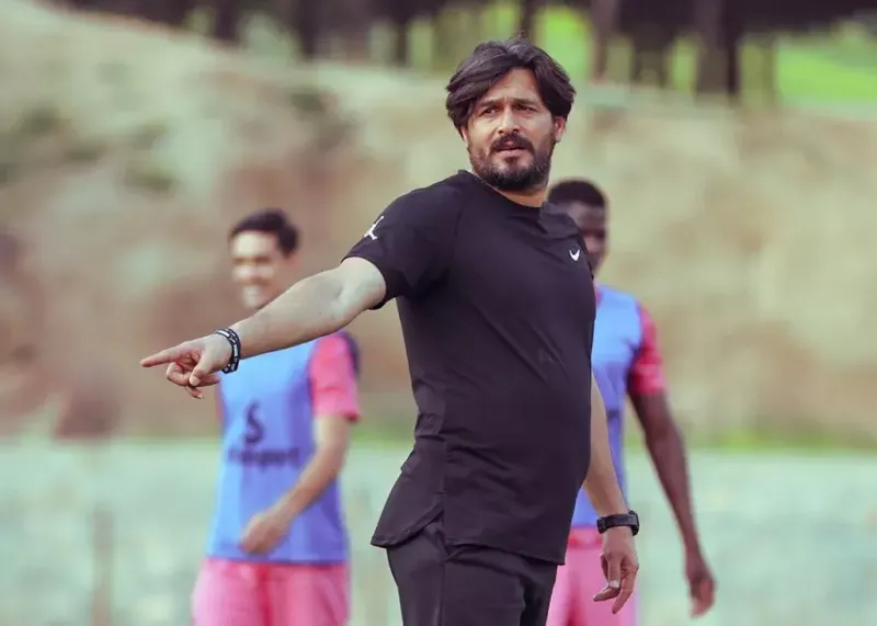 سعید دقیقی از سرمربیگری تیم خیبر خرم آباد کنار رفت