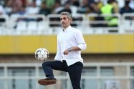 حضور آندرانیک تیموریان، مربی تیم ملی فوتبال ایران در هتل محل اردوی تیم استقلال