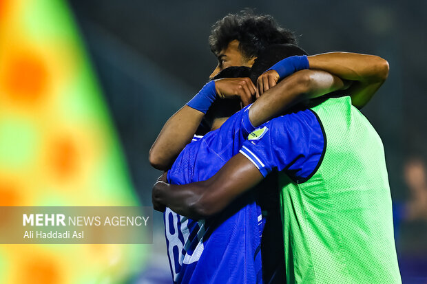 5470944-1 کاپیتان سابق آبیپوشان:مدیران استقلال خواب نمانند؛ نقش سیدروف مشخص شود