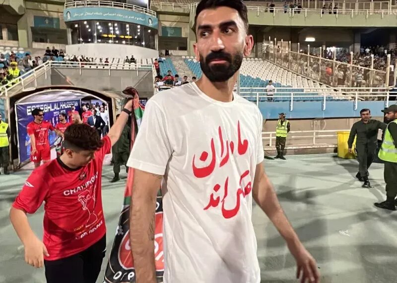 5506986 جام قهرمانی لیگ برتر به تراکتور اهدا شد