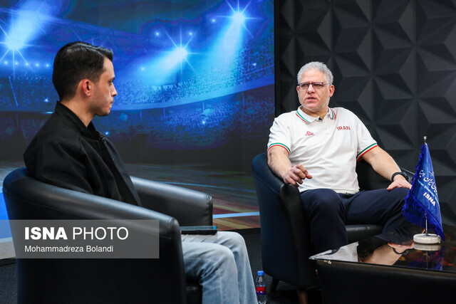 مانولوپولوس در ایسنا: برای تغییر فرهنگ بسکتبال ایران آمده‌ام/ مثل حدادی ۱۰۰ سال یک بار می‌آید