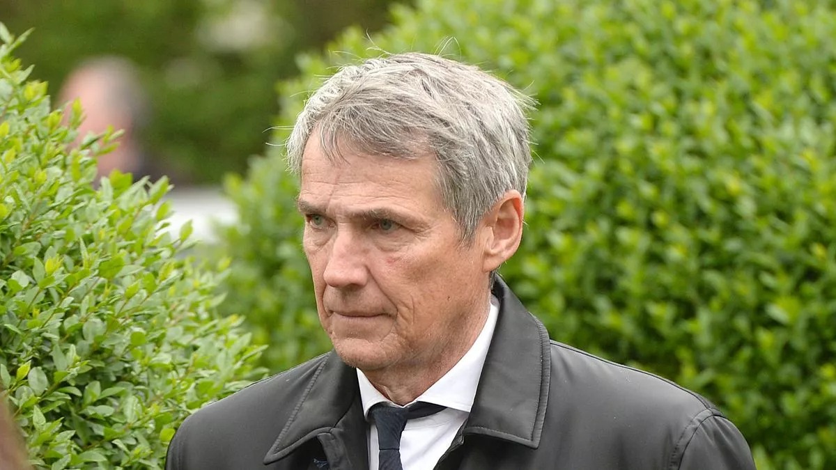 آلن هانسن اسطورهٔ خط دفاعی لیورپول