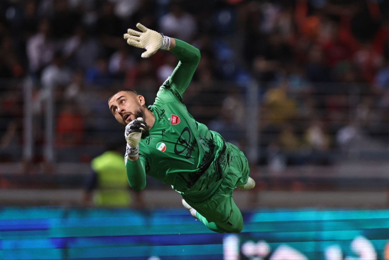 الکسی گندوز دروازه بان پرسپولیس - فوتبال ایران - لیگ برتر