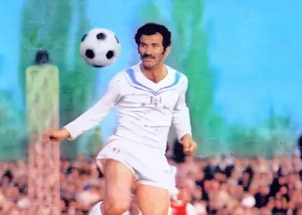 ملوان با پیراهن کلاسیک به یاد صالح‌نیا در دیدار برابر ذوب‌آهن اصفهان