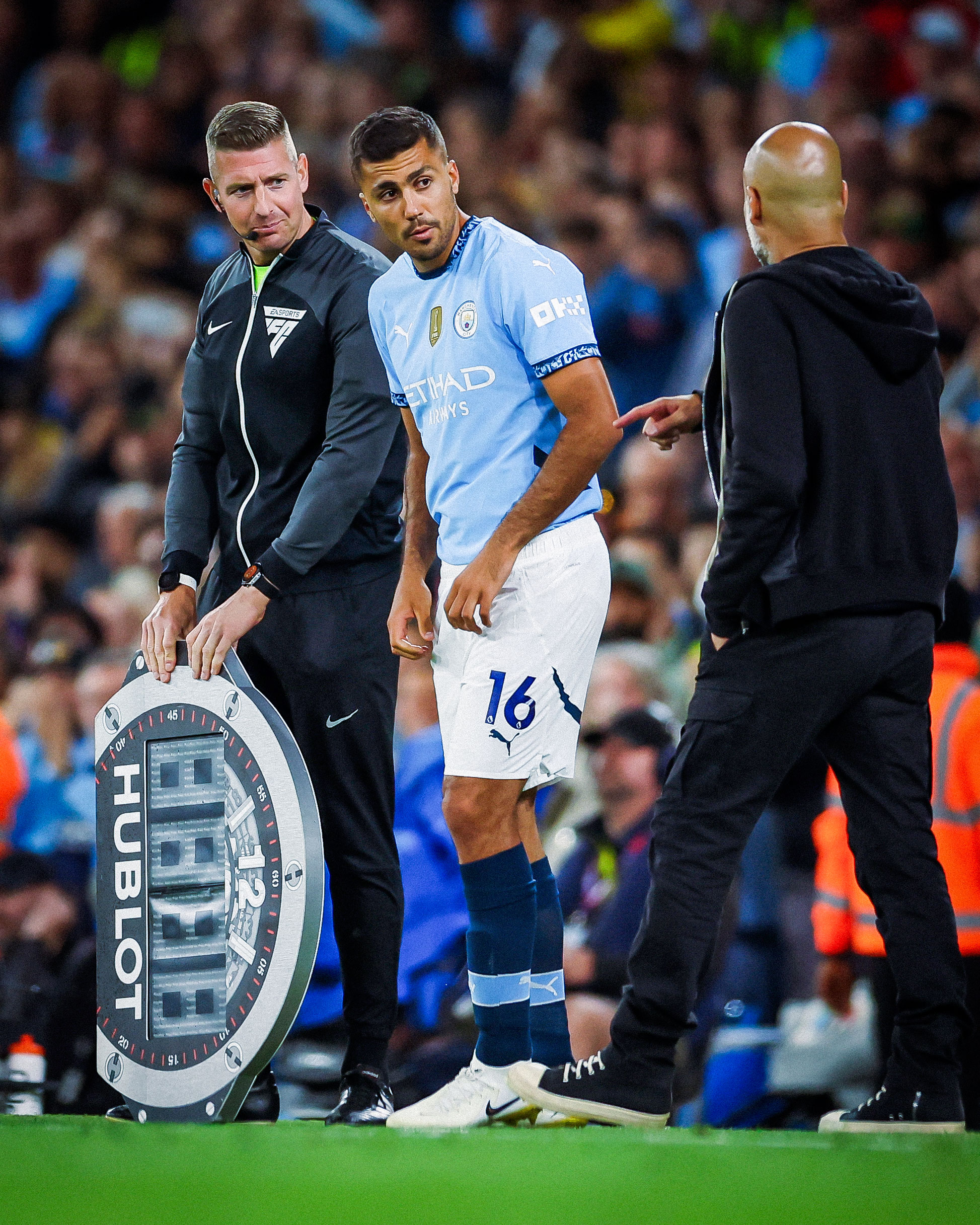 رودری هافبک اسپانیایی در زمین - منچسترسیتی - لیگ برتر انگلیس