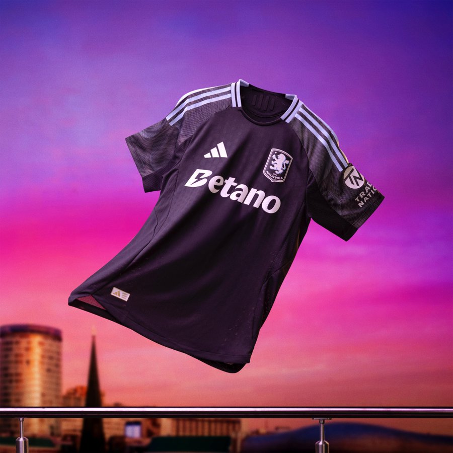 پیراهن دوم استون ویلا در فصل 26-2025