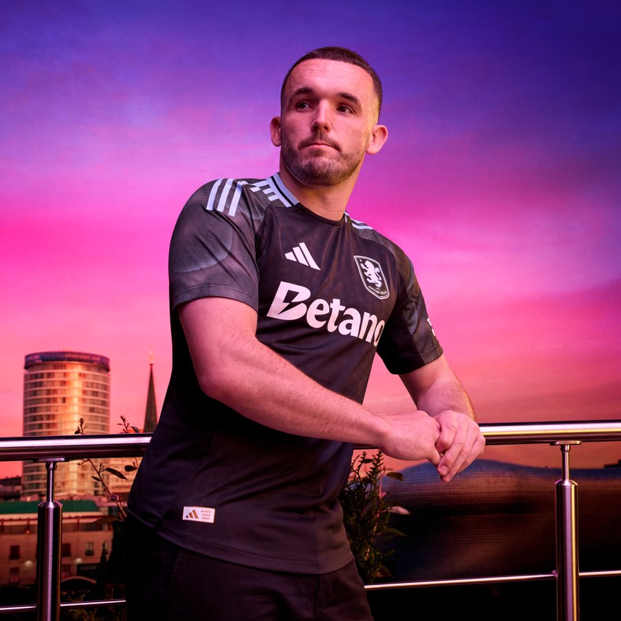 پیراهن دوم استون ویلا در فصل 26-2025