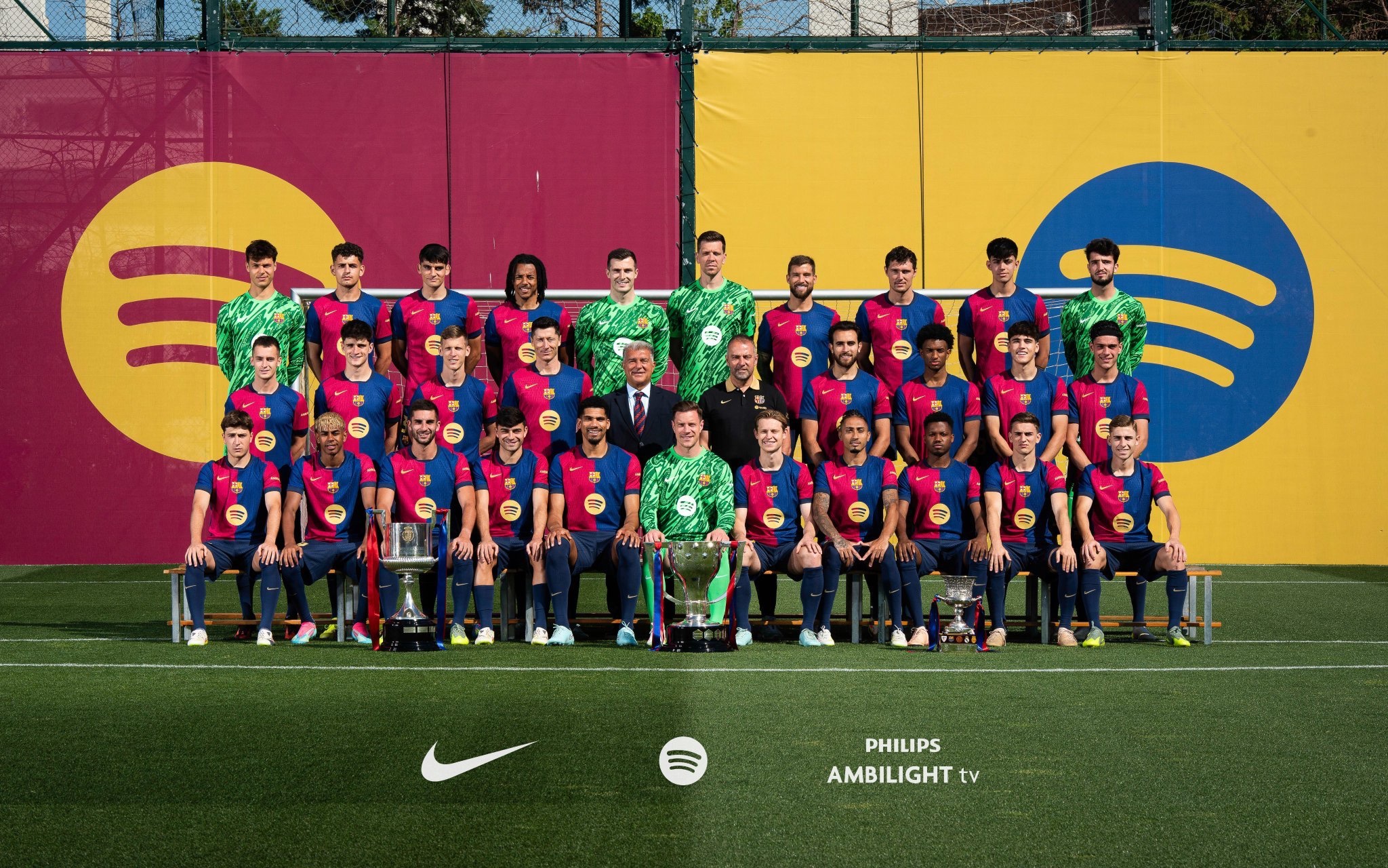 عکس تیمی بارسلونا برای فصل 25-2024