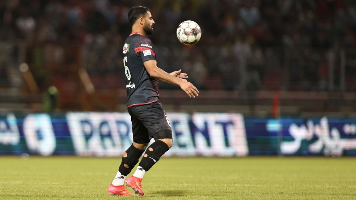 محمدحسین کنعانی زادگان مدافع پرسپولیس تهران در بازی با مس رفسنجان