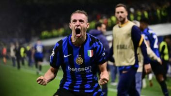 نصب بنر های تبریک به اینتر از سوی هواداران رئال مادرید در اطراف کمپ والدبباس