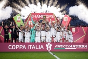 جشن قهرمانی بولونیا در کوپا ایتالیا