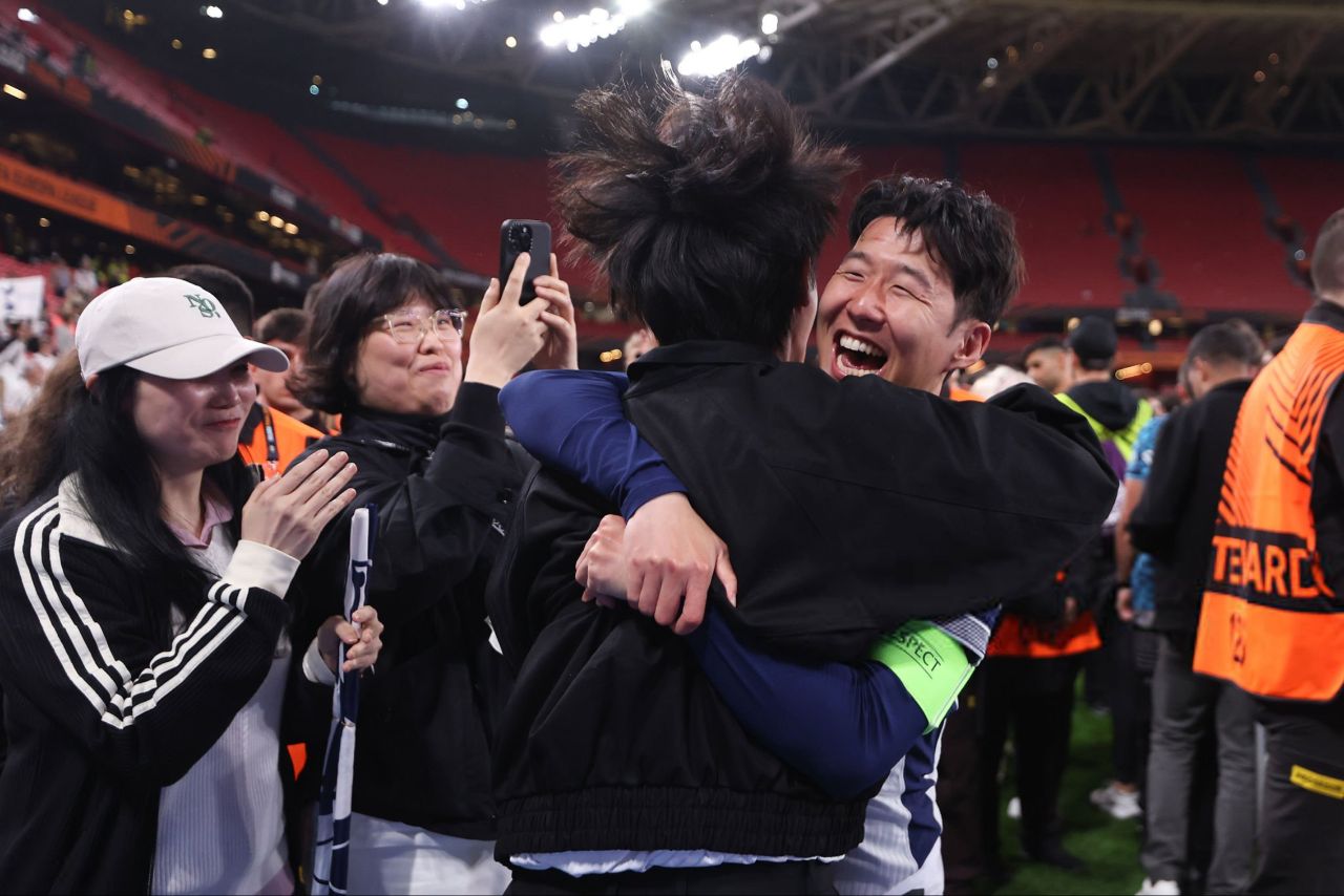 img_20250522_030931_295 گزارش تصویری قهرمانی تاتنهام