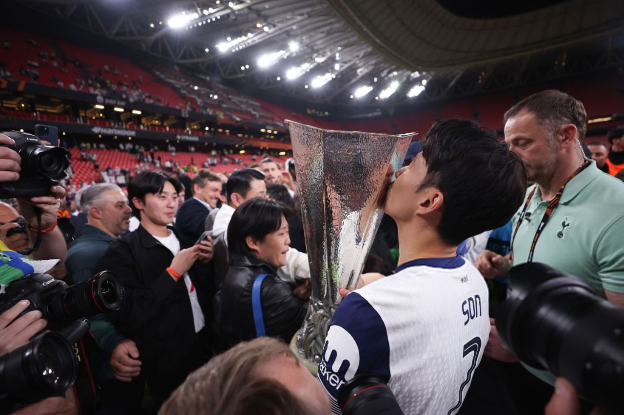 img_20250522_030935_012 گزارش تصویری قهرمانی تاتنهام