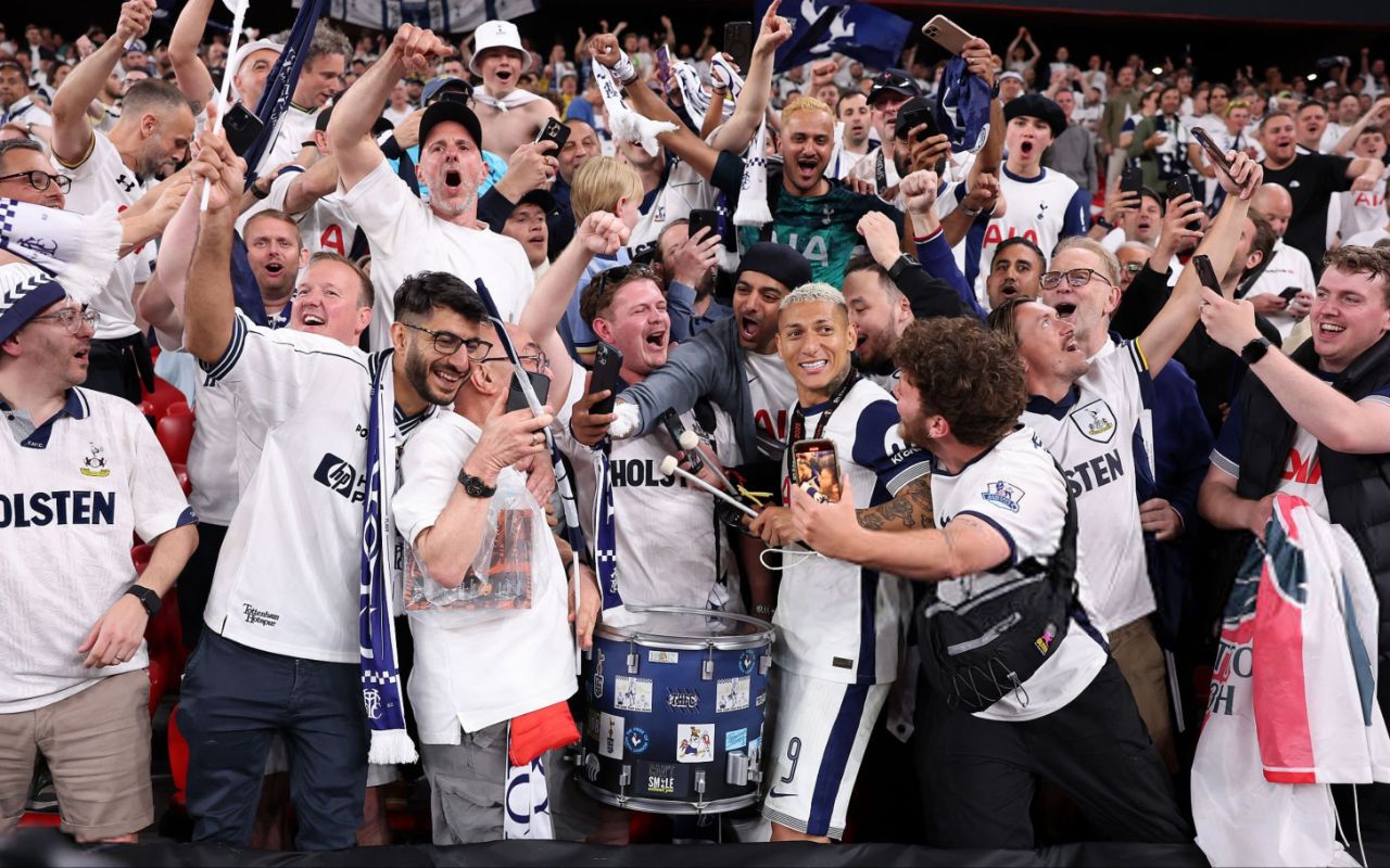 img_20250522_031007_127 گزارش تصویری قهرمانی تاتنهام