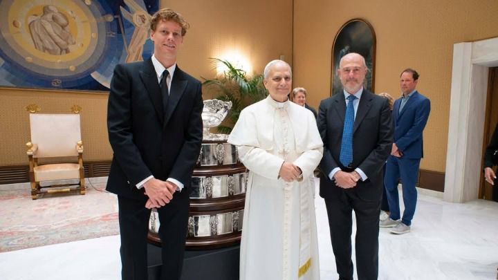 janniksinner_popeleoxiv_20250515_184209_753 یانیک سینر - پاپ لئو چهاردهم