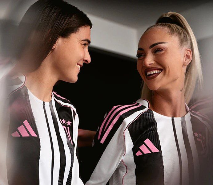 پیراهن اول یوونتوس در فصل ۲۶-۲۰۲۵