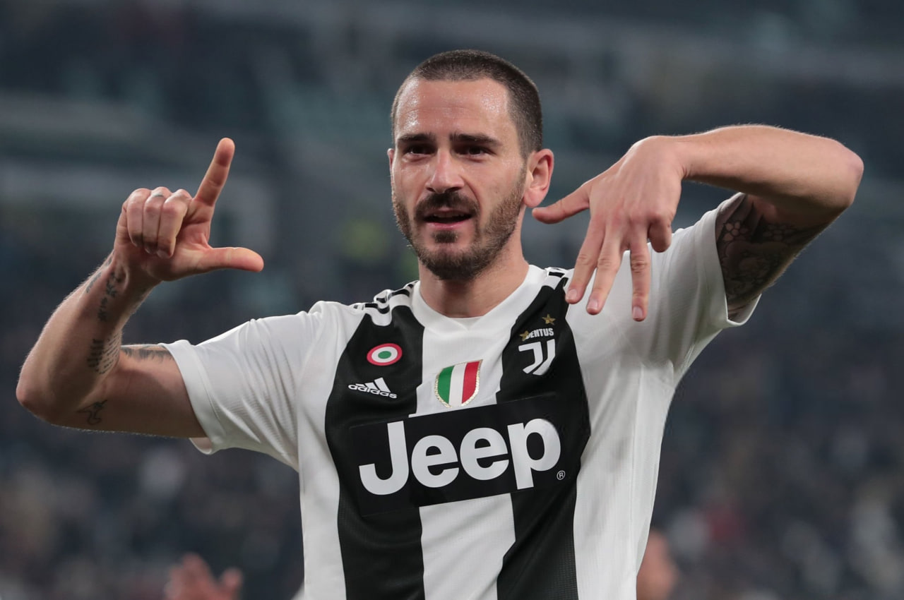 لئوناردو بونوچی مدافع ایتالیایی در زمین - یوونتوس