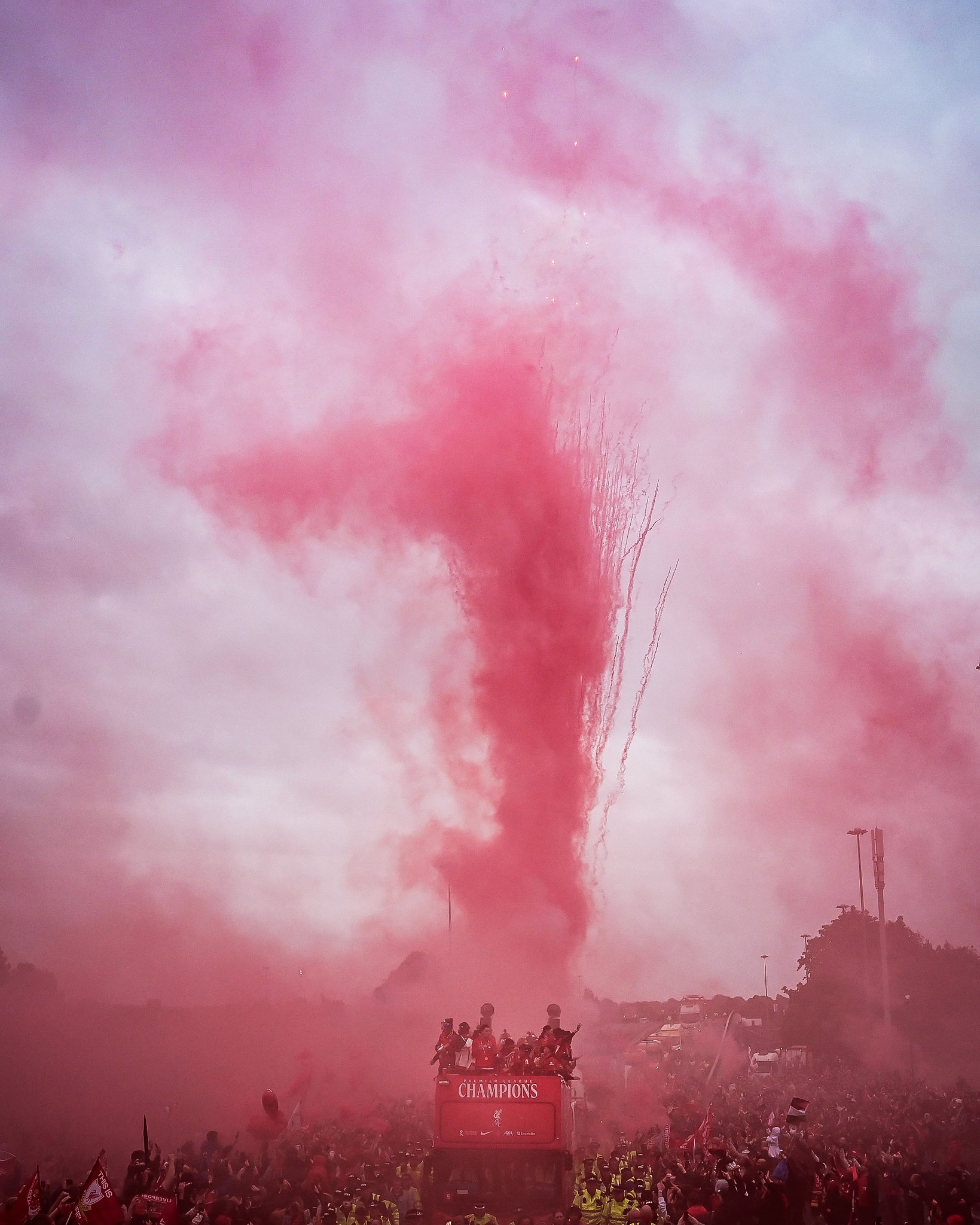 رژه خیابانی لیورپول پس از قهرمانی در لیگ برتر انگلیس