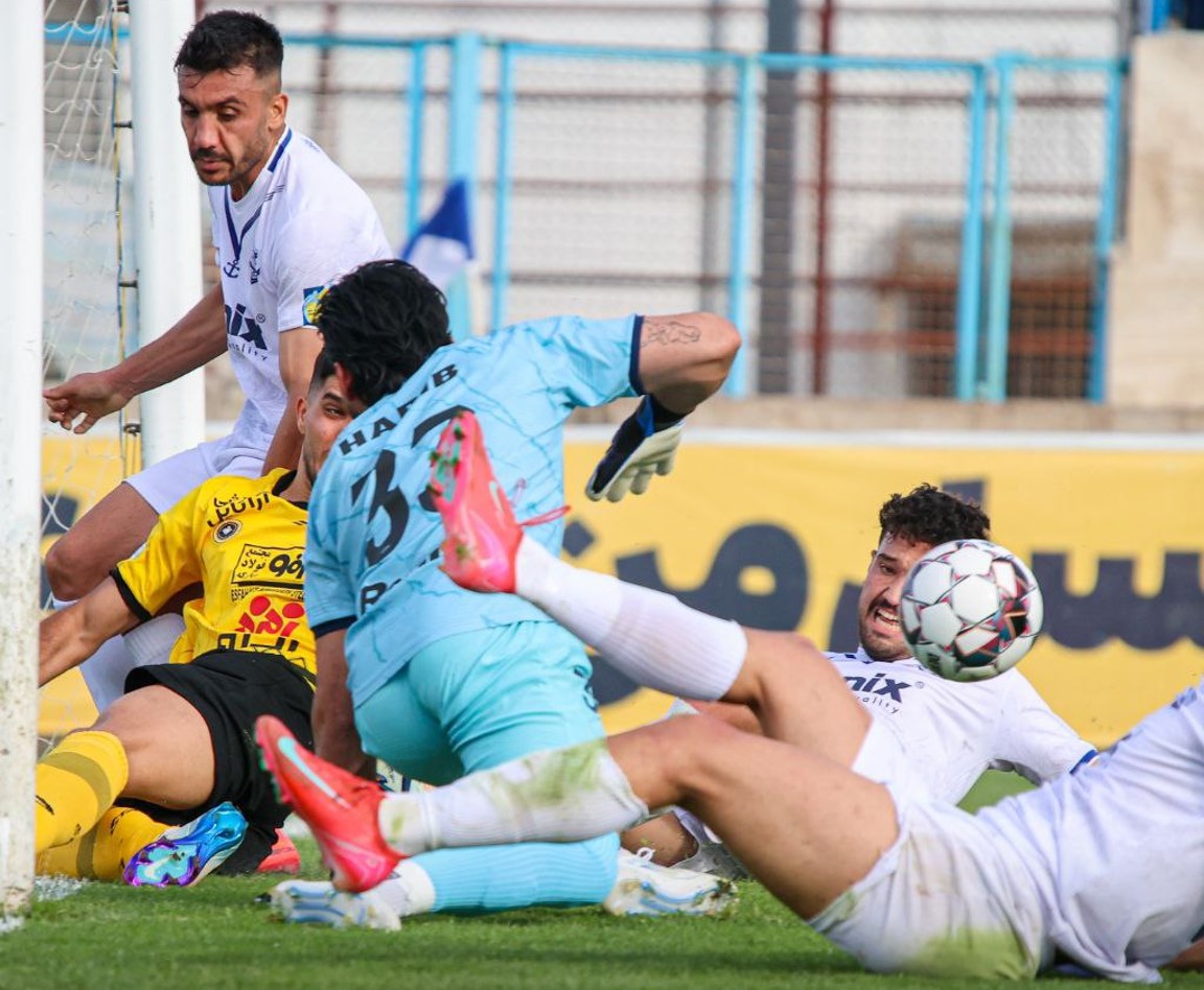 malavandef2-5-2025 خط دفاع ملوان برابر سپاهان