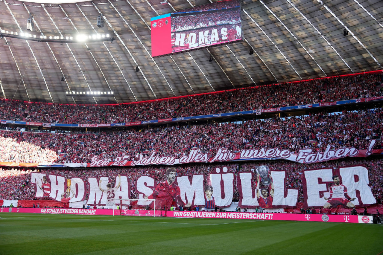 تجلیل هواداران بایرن مونیخ از توماس مولر