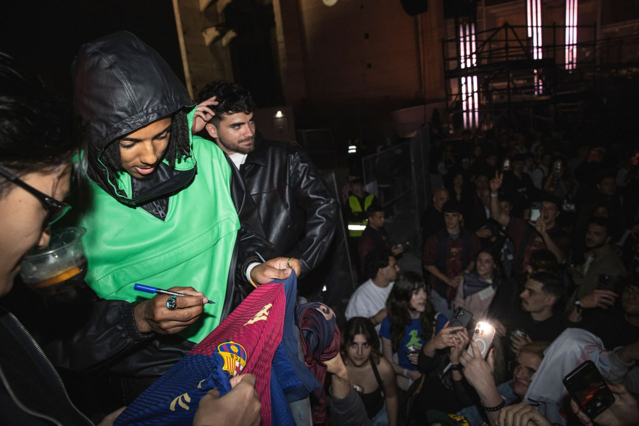 photo_2025-05-11_11-22-12 کنسرت ترویس اسکات در بارسلونا