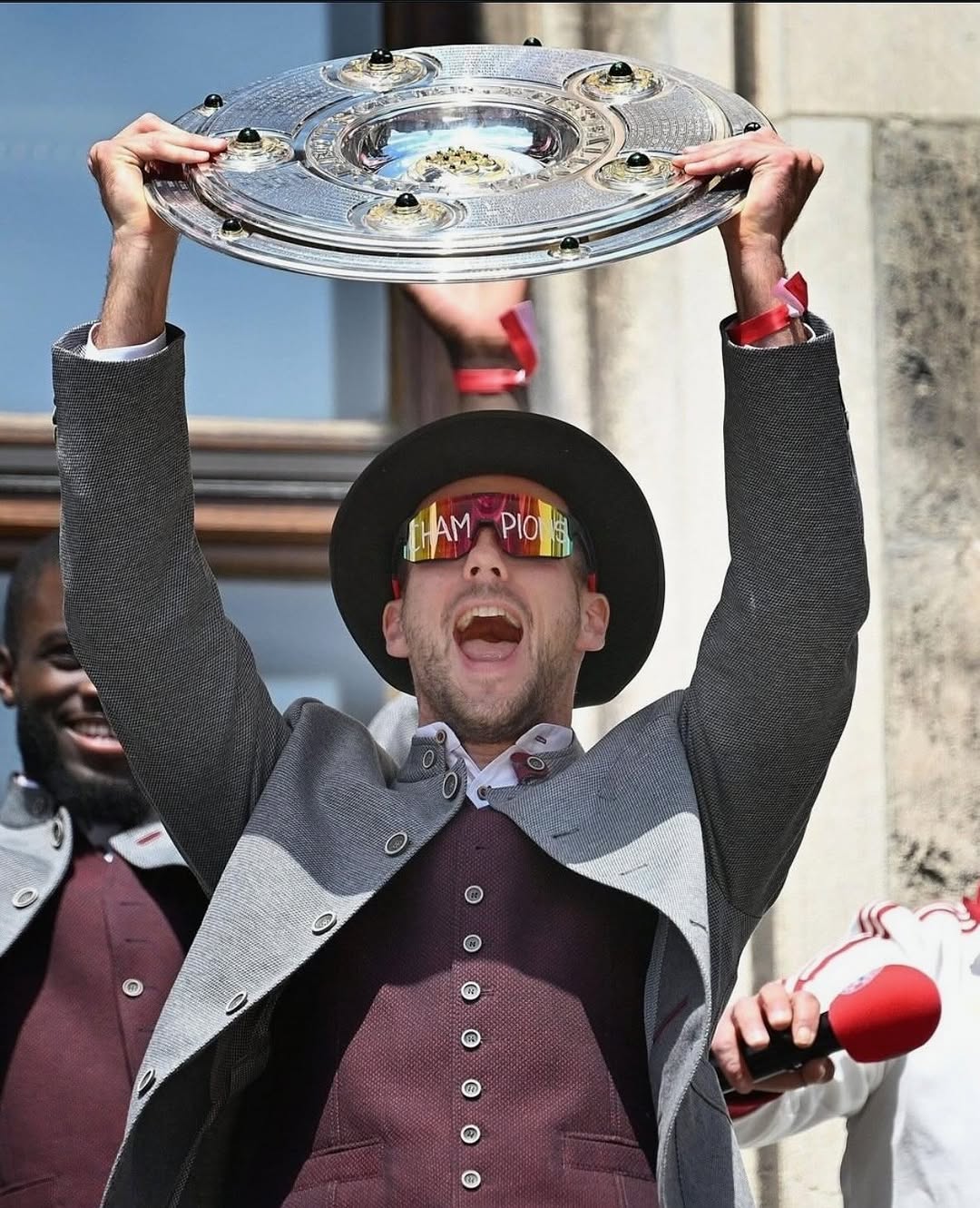 photo_2025-05-19_02-13-53 لئون گورتسکا