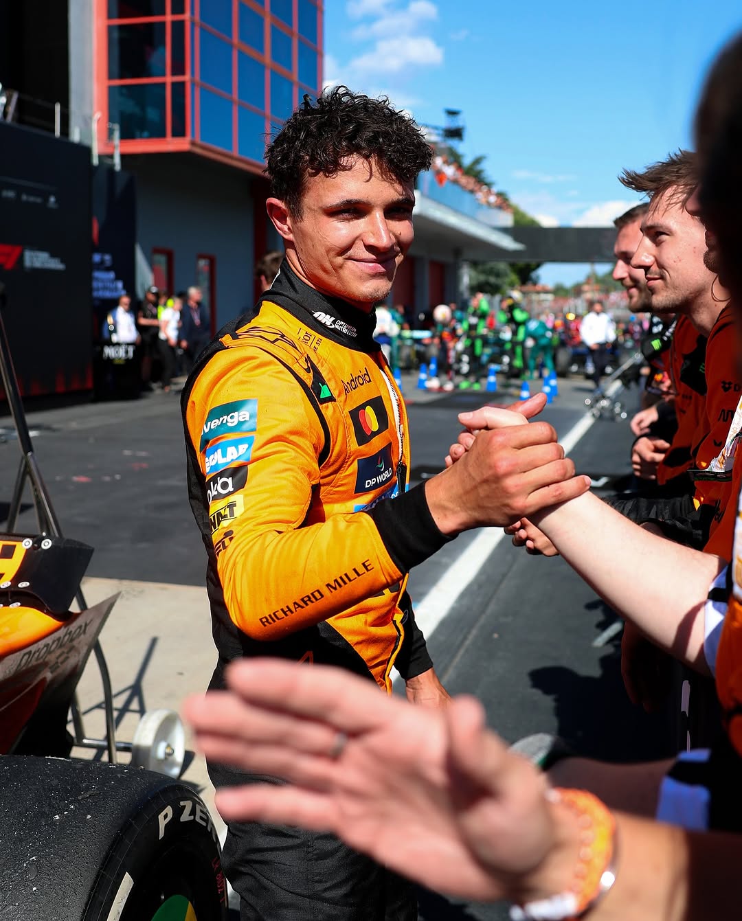 photo_2025-05-19_02-14-22 لندو نوریس