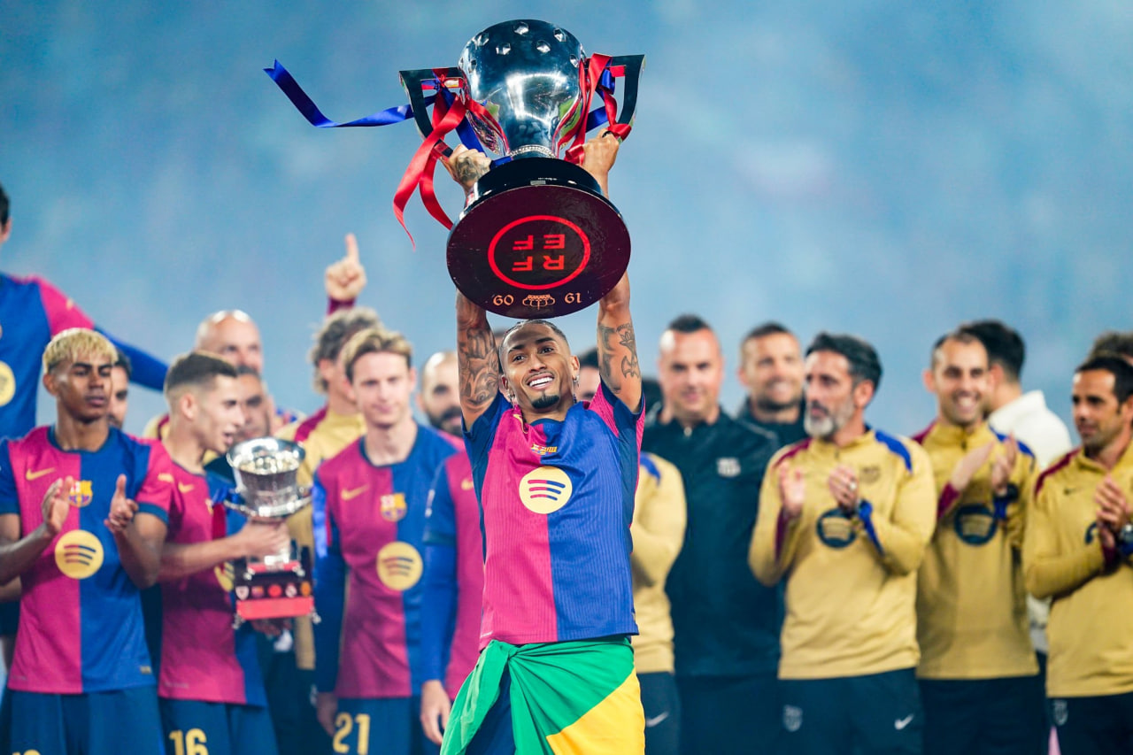 photo_2025-05-19_10-32-24 جشن قهرمانی بارسلونا در لالیگا 25-2024