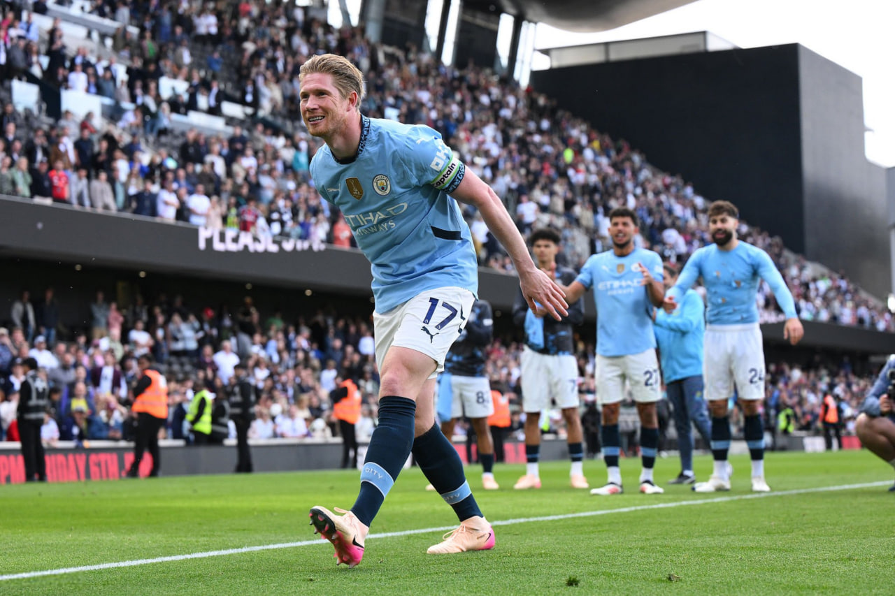 photo_2025-05-25_20-56-17 کوین دی بروین هافبک بلژیکی در زمین - منچسترسیتی