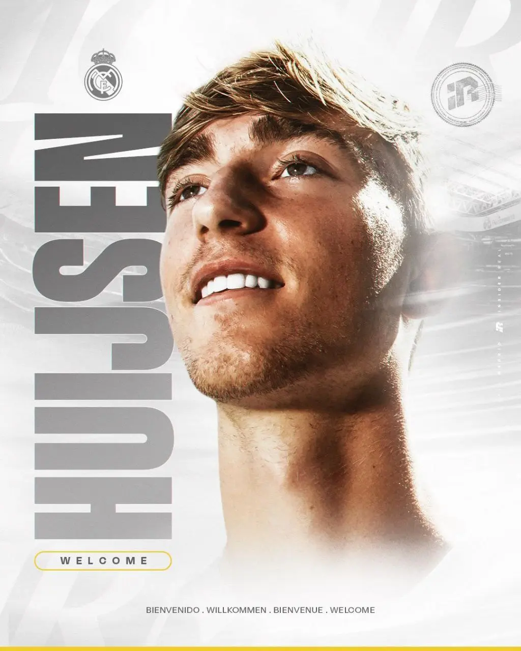 پوستر رئال برای معرفی خرید جدید کهکشانی‌ها (عکس)