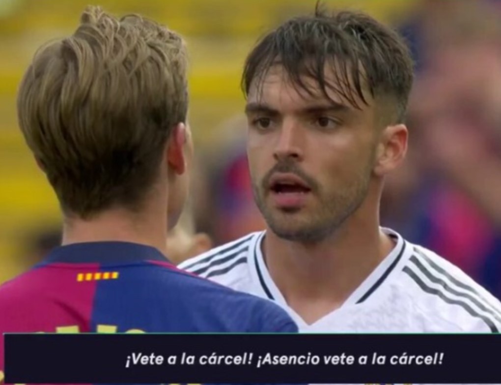 هواداران بارسلونا علیه رائول آسنسیو: برو زندان پدوفیلی