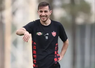 فرشاد احمدزاده وینگر تیم فوتبال پرسپولیس: خراب آن‌کس که آبادت نخواهد... ایران من