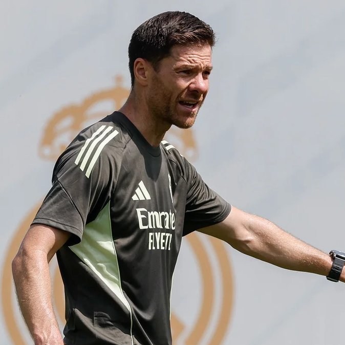 14040319142249338330879310-2 تیم فوتبال رئال مادرید ,