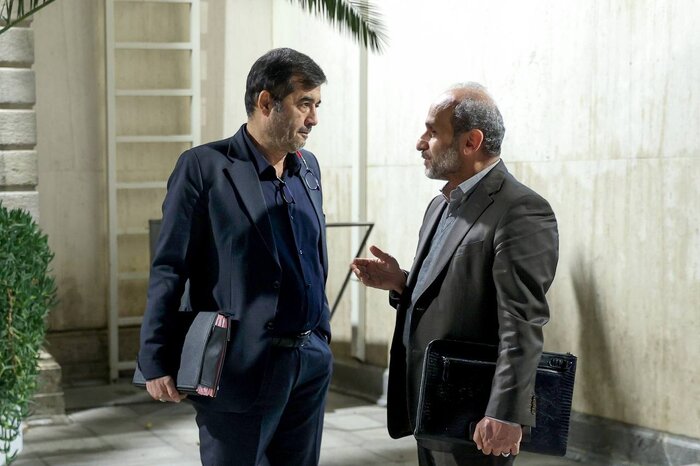 171904411 نگاهی به مطرح شدن دوباره مطالبه حق پخش تلویزیونی؛ حق فوتبال را به فوتبال بدهید!