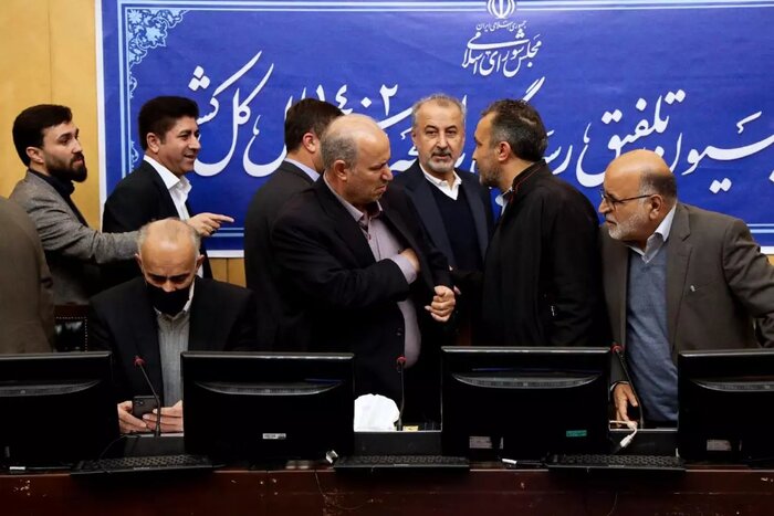 ضرورت ورود سازمان بازرسی و مجلس به قراردادها؛ نورافکن‌های نظارتی را در فوتبال روشن کنید