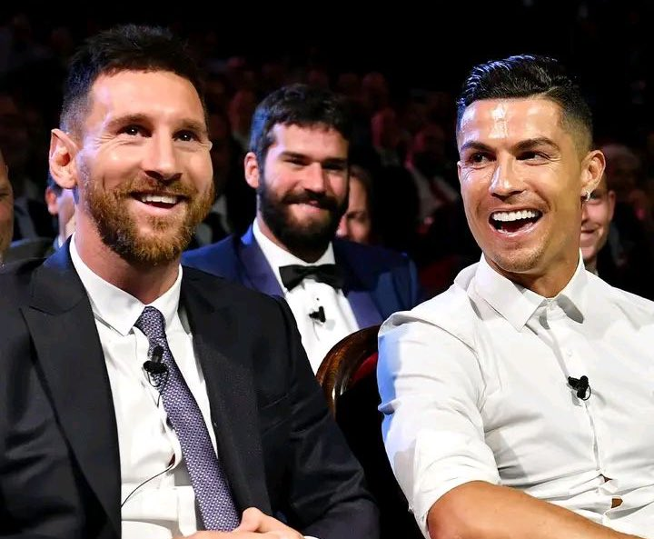 رونالدو: به توپ طلا اعتقادی ندارم/ مسی را دوست دارم و حتی زمانی مترجمش شدم