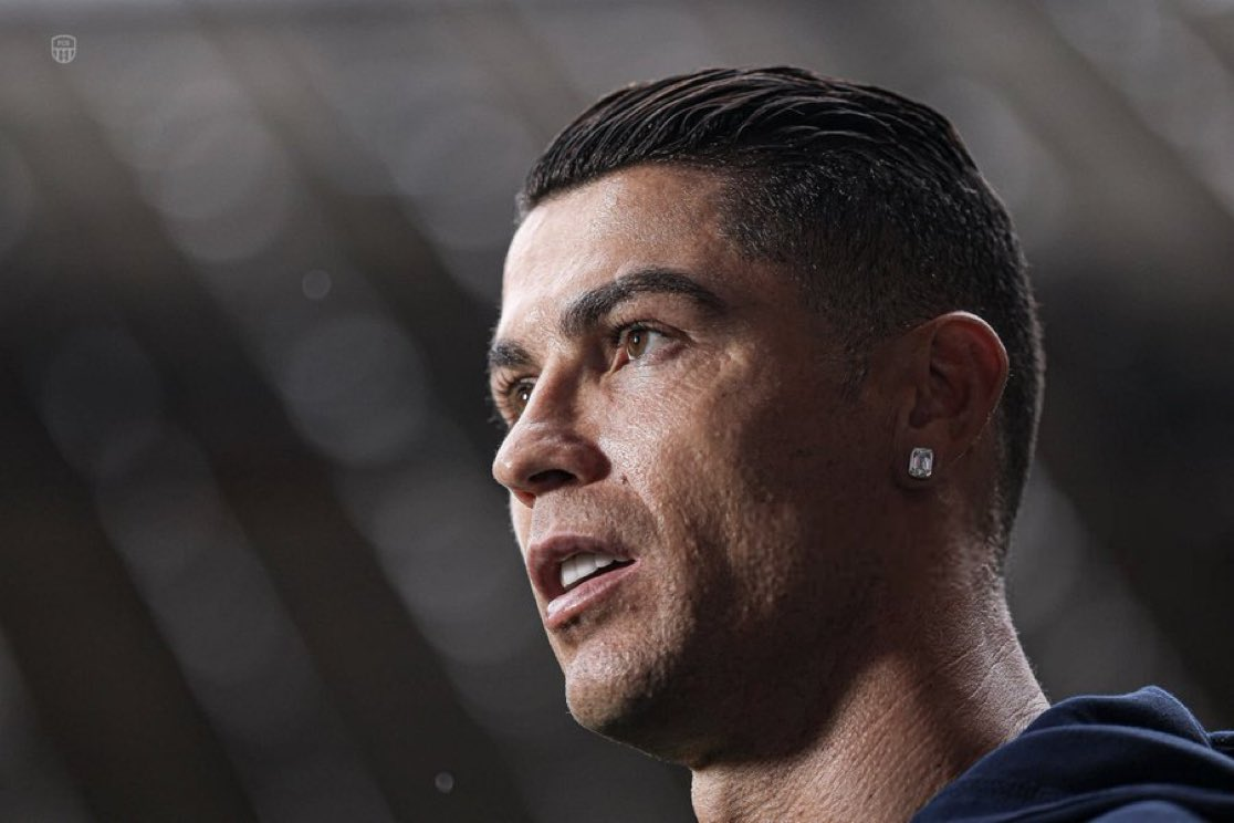 رونالدو: به توپ طلا اعتقادی ندارم/ مسی را دوست دارم و حتی زمانی مترجمش شدم