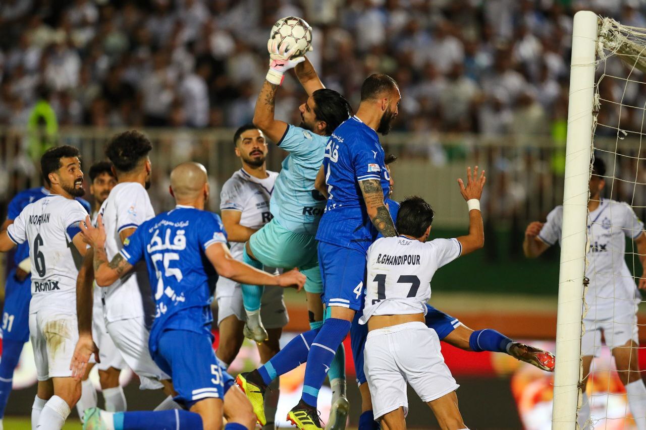 اعتراض ادامه‌دار ملوان و ورود وزیر ورزش؛ بوی نامطبوع از داوری فینال جام‌حذفی