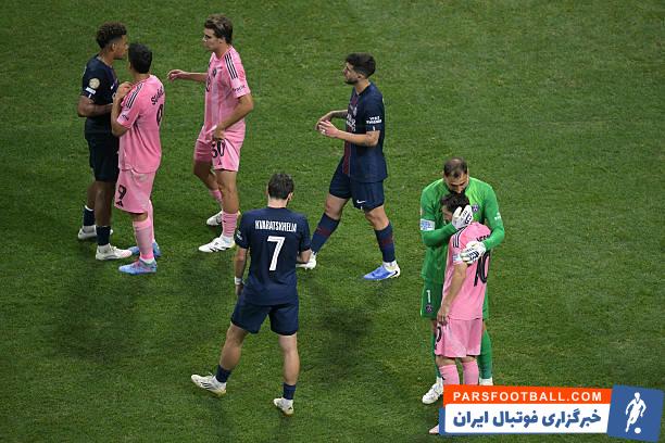 دلداری دادن دوناروما، هرناندز و حکیمی به لیونل مسی