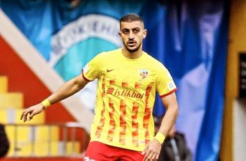 مجید حسینی با پیام جالبی از سوی هواداران کایسری اسپور مواجه شد