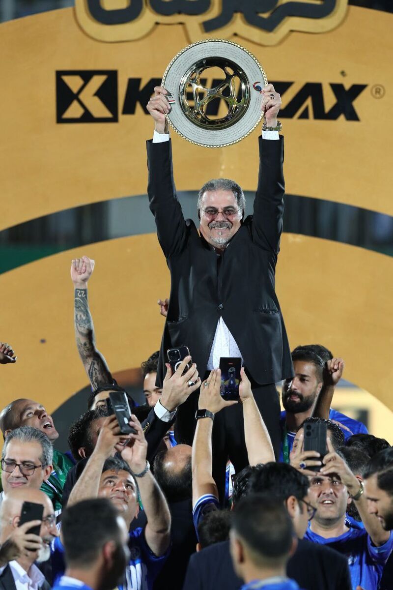 اگر آقای جویباری تحت فشار مالی است ۳۰۰میلیونش را برگردانم/ در استقلال از پول خودمان به ما پاداش دادند/ بی‌اطلاعی از نام ماشین‌های اهدایی دو روز سوژه تیم بود!