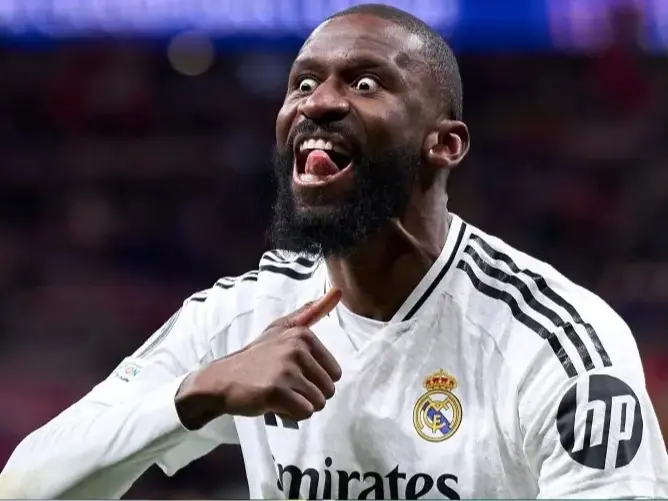 تصویری از رودیگر مدافع رئال مادرید در کنار فرناندو هیه‌رو، مدیر ورزشی النصر،