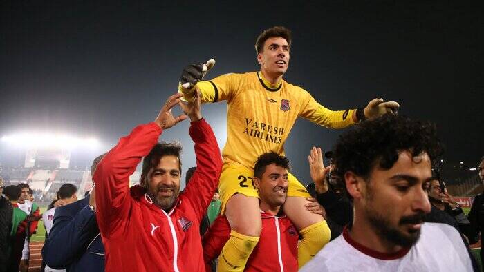 4429160 راهکار تراکتور برای جایگزین احتمالی بیرانوند؛ دروازهبان برزیلی در راه تبریز