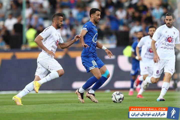 آرش رضاوند برای تمدید قرارداد با استقلال به توافق رسید