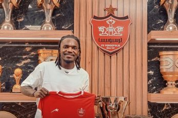 تیوی بیفوما ستاره پرسپولیس با پیراهن استقلال خوزستان تصویر جدیدی منتشر کرد