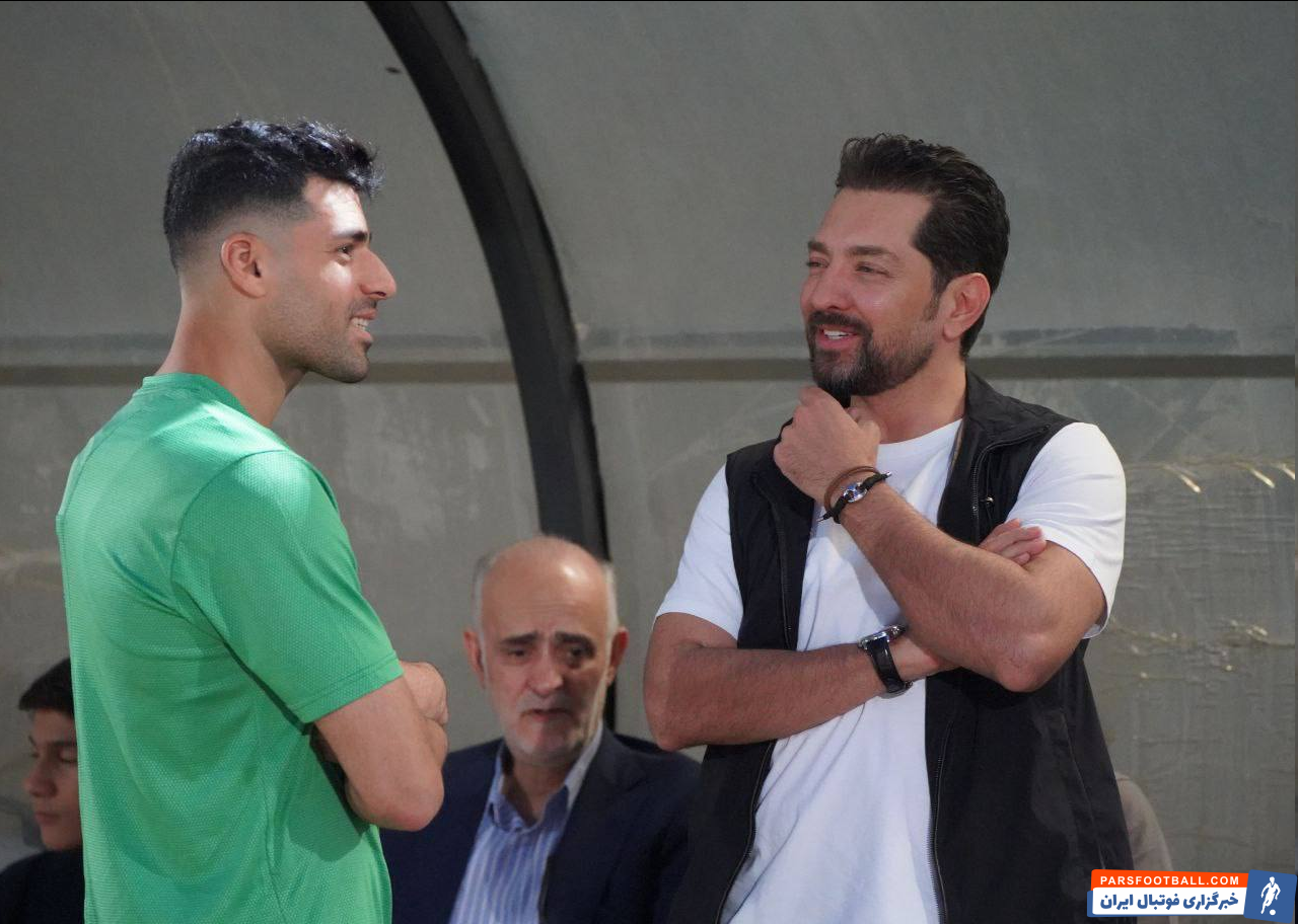 بهرام رادان ستاره سینمای ایران مهمان ویژه تمرین تیم ملی بود